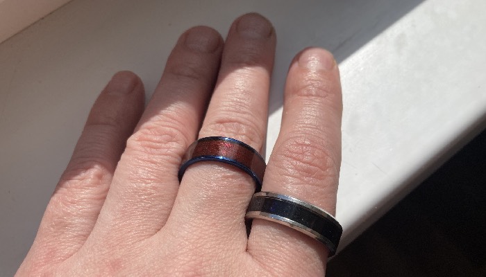 Kontaktlos zahlen mit NFC-Technologie am Finger - Digitale Welt - Themen